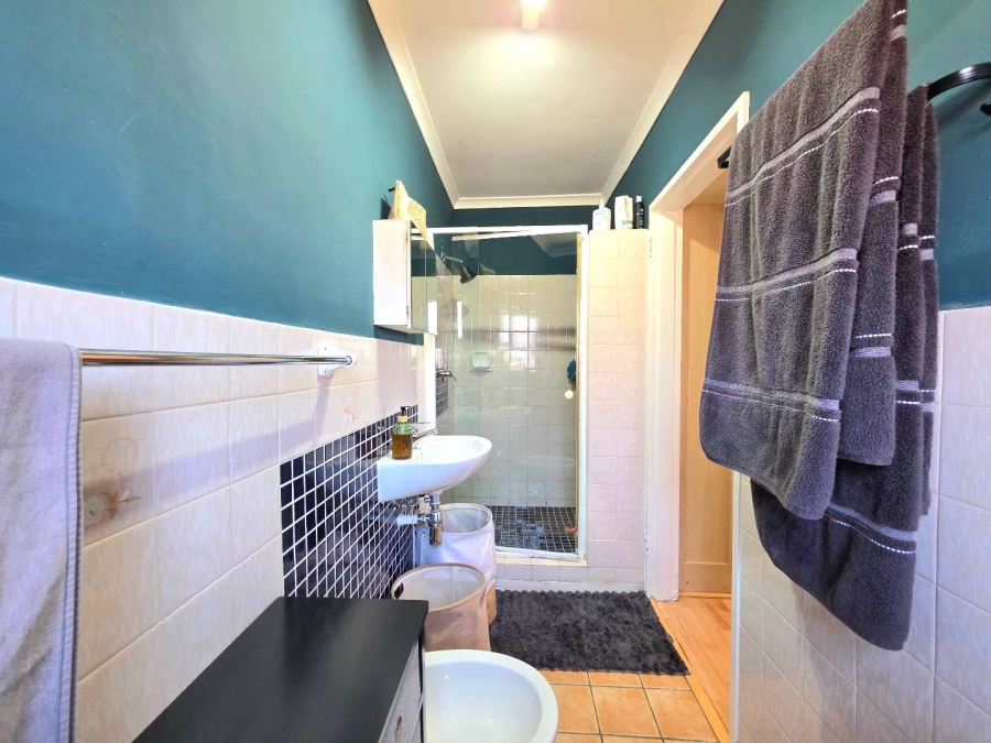 5 Bedroom Property for Sale in Plattekloof Western Cape